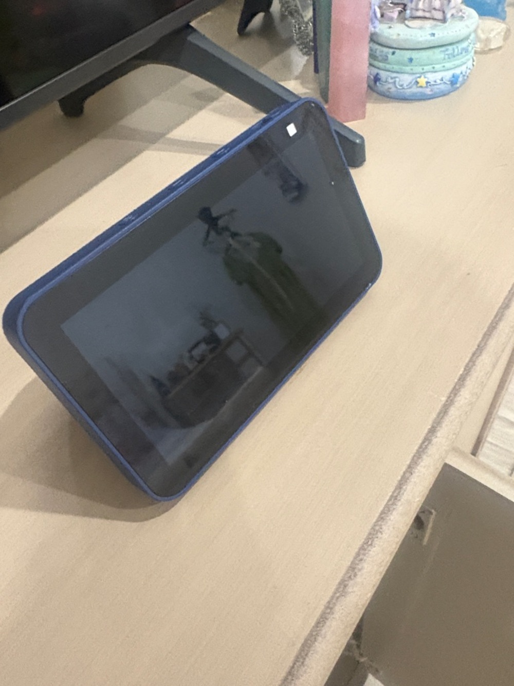 Blue Smart Display speaker  - Compact Touchscreen Device
